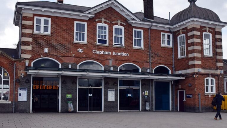 Clapham Junction Rail Station Project to Install Permanent Solar Street Lighting